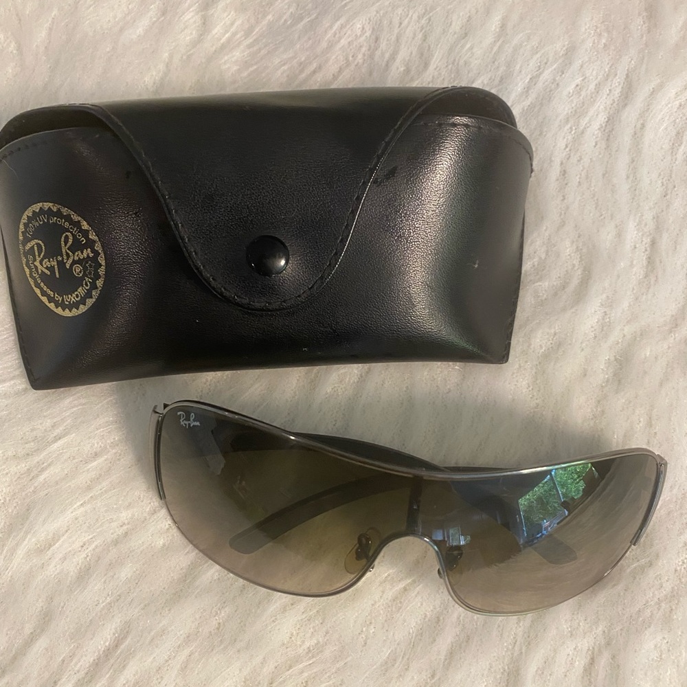 Womens ray ban sunglasses. 100% UV protection